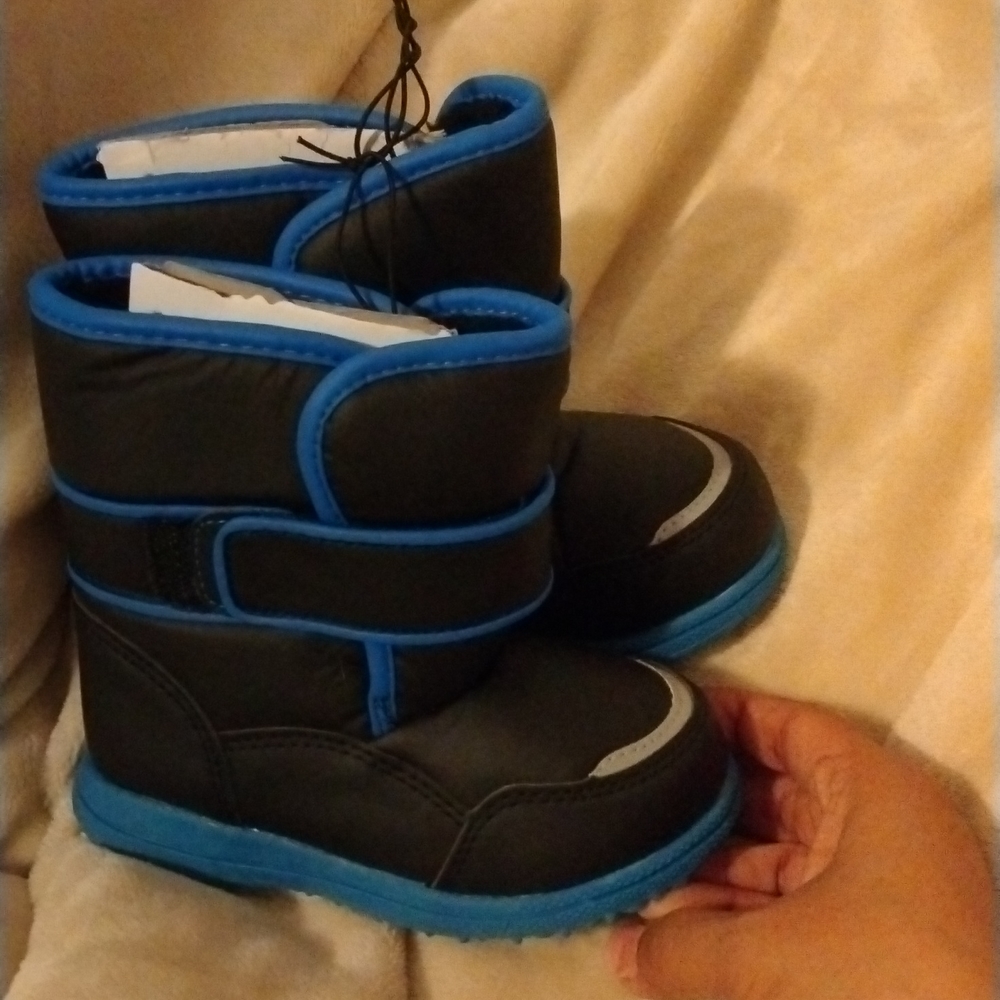 Toddler snow boots ❄️❄️❄️